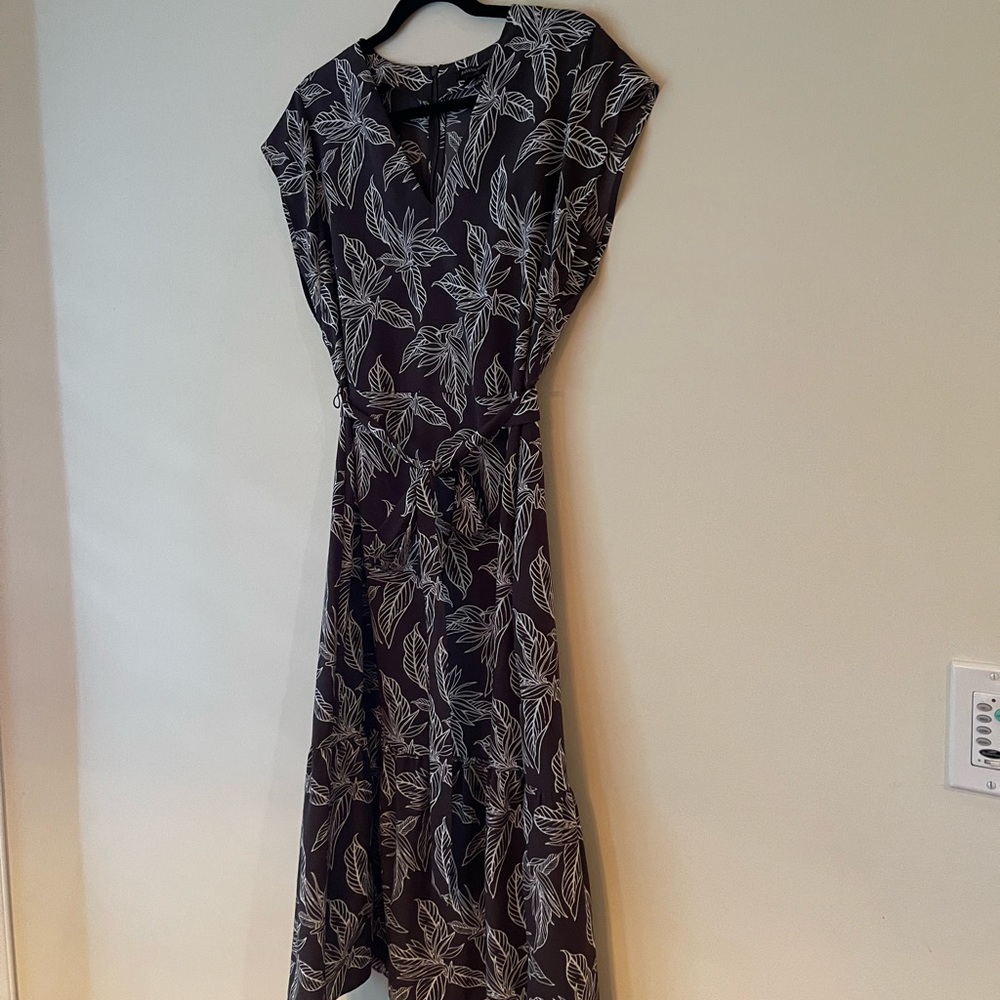 Dress - Picture 5 of 5